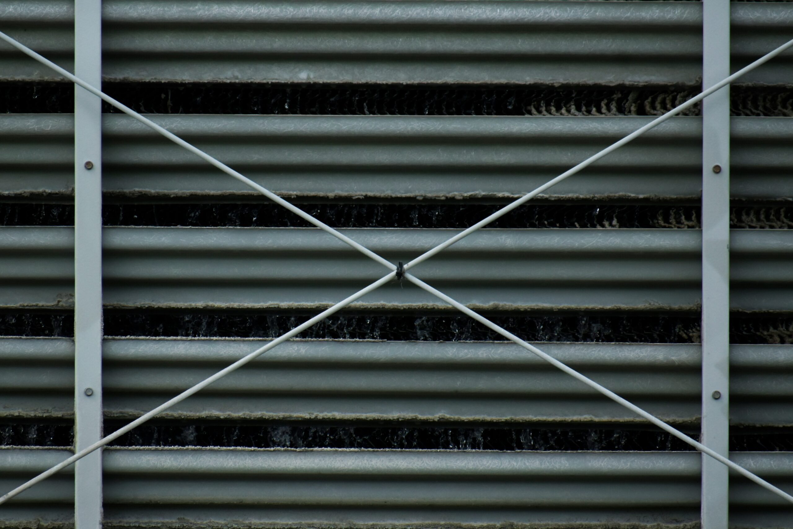 aluminum vs steel stall grilles Installation and Maintenance Comparison