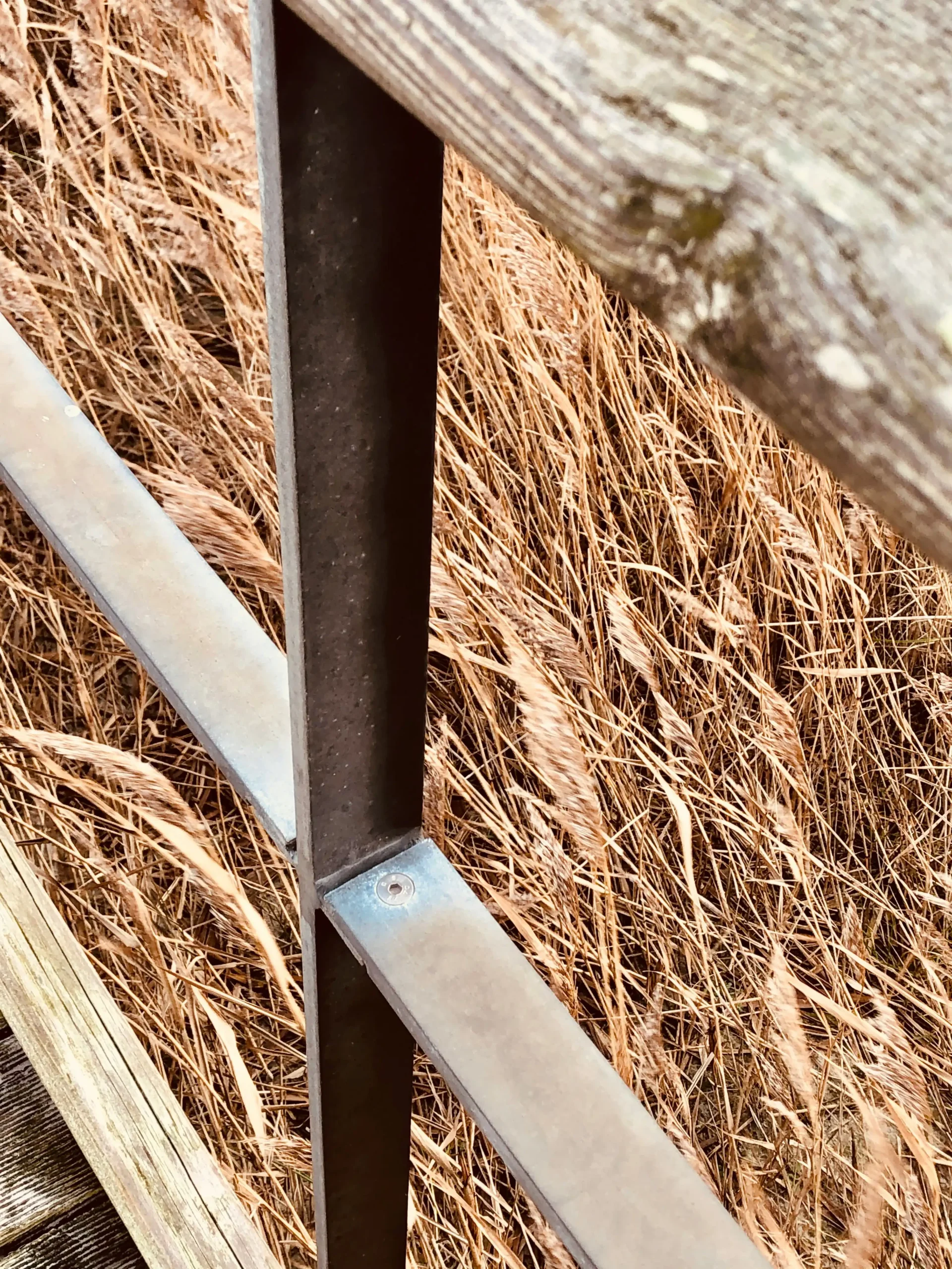 loose bolt steel stable panel assembly