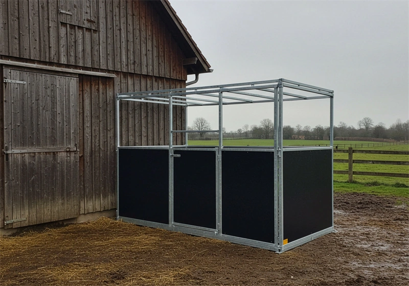 Custom-built portable horse stables for ANZ featuring a durable hot-dip galvanized steel frame and UV-resistant HDPE panels. Designed as a high-quality stable material solution for distributors and professional equestrian centers.